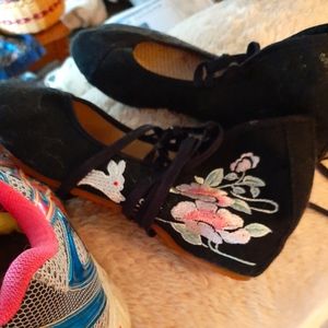 Sexy flats size 8, with lacings